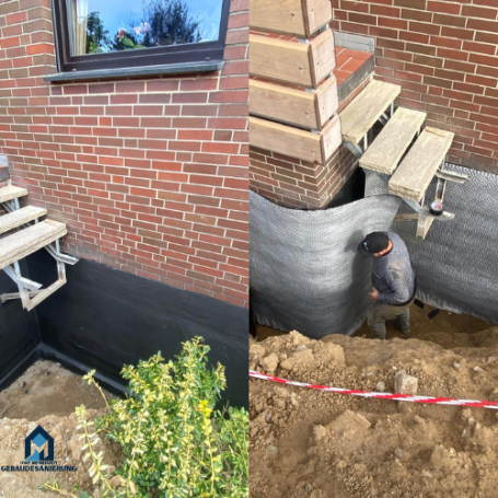 Bauarbeiten an einem Haus, Treppe und graue Abdichtung sind sichtbar.